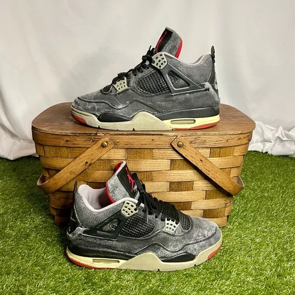 Vintage 1999 Air Jordan Bred